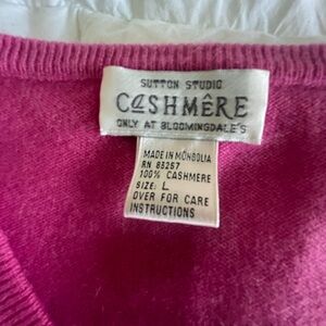 ***SOLD*** PINK CASHMERE V~NECK SWEATER💕 SZ LARGE